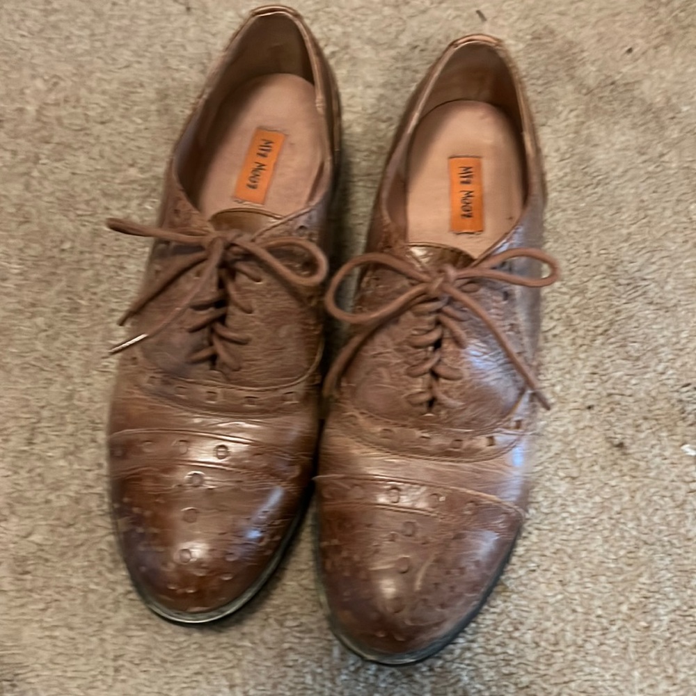 Mis Mooz sz 9 brown loafer